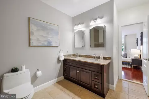 Bath - 509 M St NE #4, Washington, DC 20002 photo 2 of 3