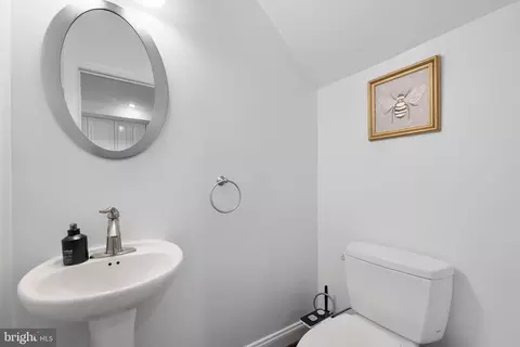 Entry Way - 509 M St NE #4, Washington, DC 20002 photo 3 of 4