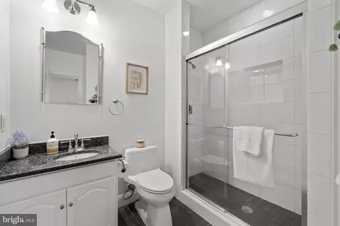 Bath - 509 M St NE #4, Washington, DC 20002 photo 1 of 3