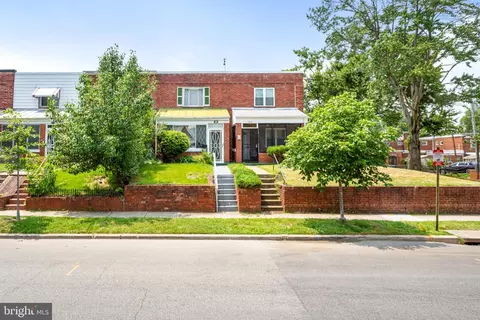 150 33rd St NE, Washington, DC 20019