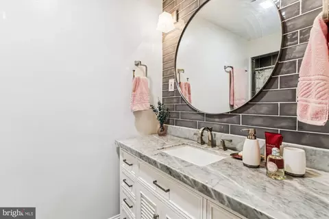 423 5th St SE, Washington, DC 20003 photo 32