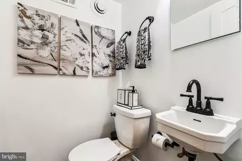 423 5th St SE, Washington, DC 20003 photo 8