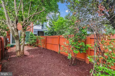 423 5th St SE, Washington, DC 20003 photo 24