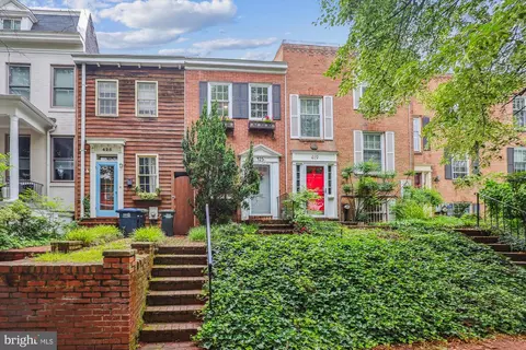 423 5th St SE, Washington, DC 20003 photo 2