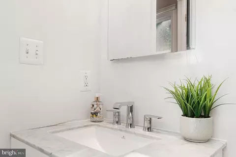 1933 Lincoln Rd NE, Washington, DC 20002 photo 36
