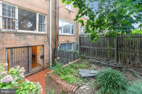 Exterior - 542 7th St SE, Washington, DC 20003 photo 2 of 2