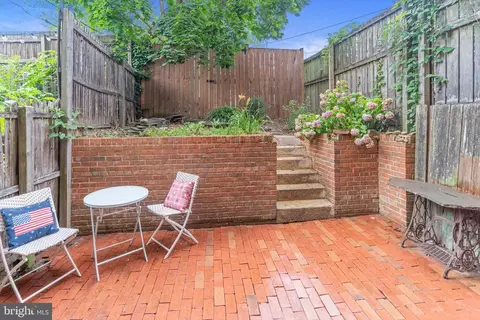 Exterior - 542 7th St SE, Washington, DC 20003 photo 1 of 2