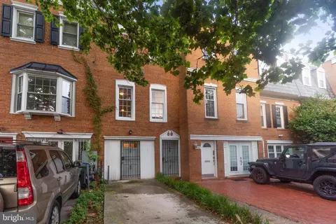 542 7th St SE, Washington, DC 20003