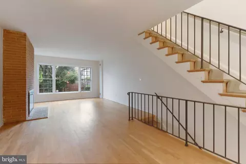 Living - 542 7th St SE, Washington, DC 20003 photo 7 of 7