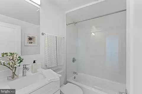 320 A St NE, Washington, DC 20002 photo 21