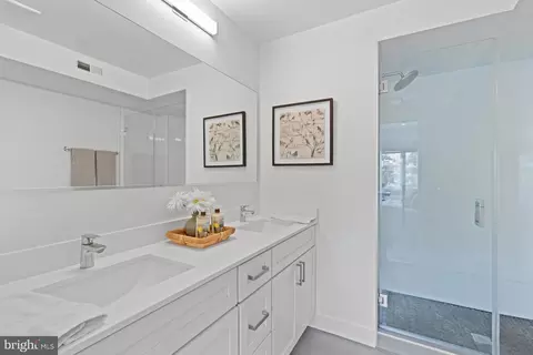 320 A St NE, Washington, DC 20002 photo 16