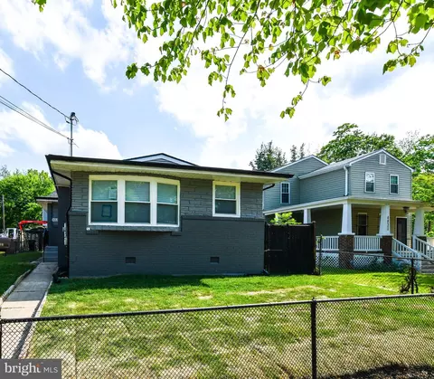 4827 Meade St NE, Washington, DC 20019