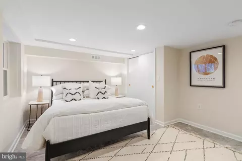 745 Gresham Pl NW, Washington, DC 20001 photo 32