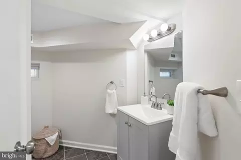 745 Gresham Pl NW, Washington, DC 20001 photo 36