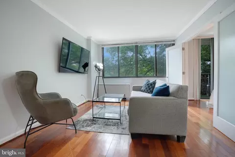 2201 L St NW #308, Washington, DC 20037