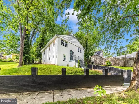 2050 Hamlin St NE, Washington, DC 20018
