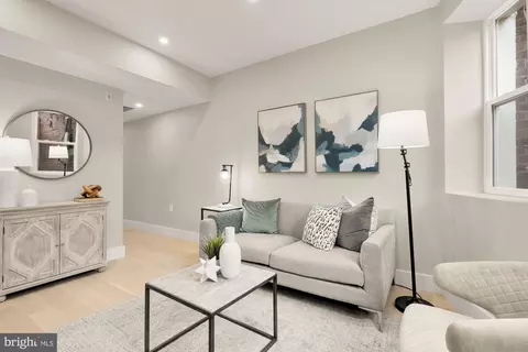 Living - 1708 16th St NW #2, Washington, DC 20009 photo 2 of 4