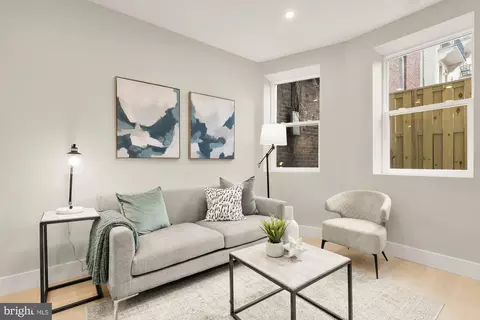 Living - 1708 16th St NW #2, Washington, DC 20009 photo 3 of 4