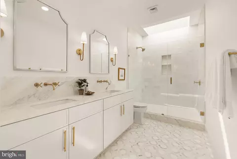 311 5th St SE, Washington, DC 20003 photo 15