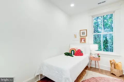 311 5th St SE, Washington, DC 20003 photo 18