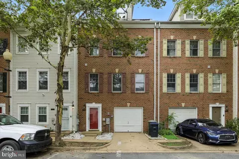 838 Hr Dr SE, Washington, DC 20032