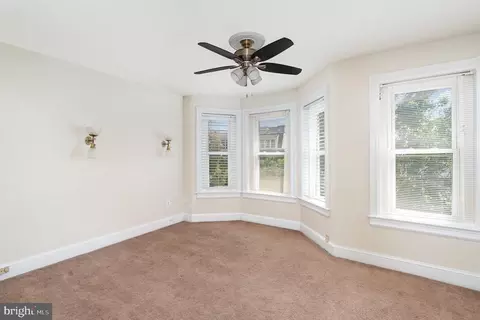 Living - 716 4th St NE, Washington, DC 20002 photo 4 of 4