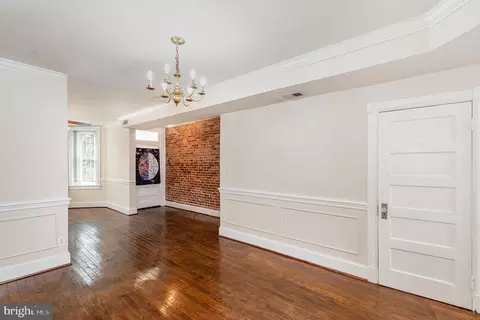 Living - 716 4th St NE, Washington, DC 20002 photo 3 of 4
