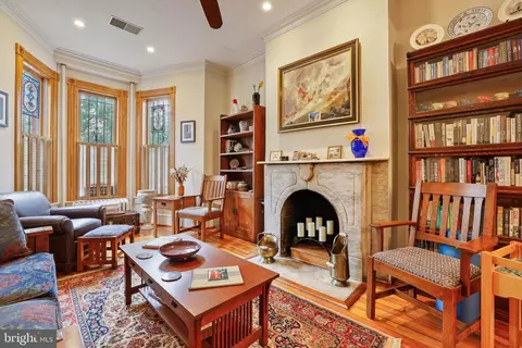 637 Constitution Ave NE, Washington, DC 20002