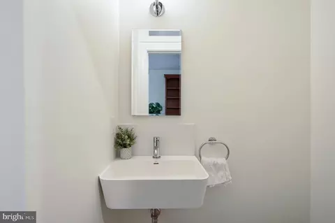Bath - 21 7th St NE, Washington, DC 20002 photo 1 of 8