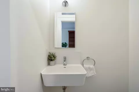 Bath - 21 7th St NE, Washington, DC 20002 photo 8 of 8