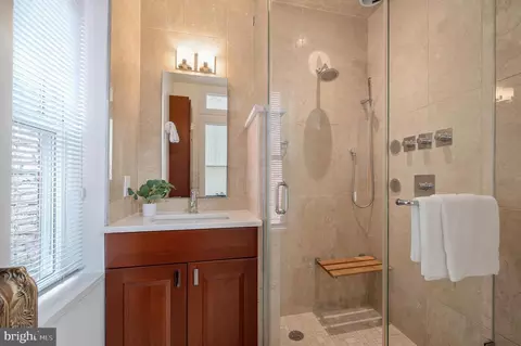 Bath - 21 7th St NE, Washington, DC 20002 photo 6 of 8