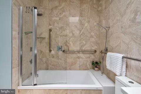 Bath - 21 7th St NE, Washington, DC 20002 photo 5 of 8