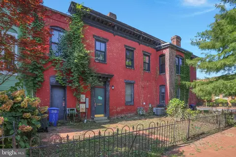 Exterior - 100 6th St SE, Washington, DC 20003 photo 4 of 4