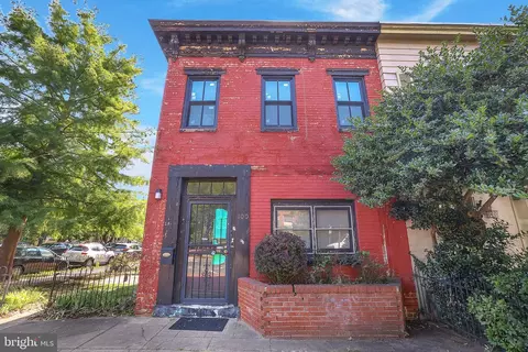 Exterior - 100 6th St SE, Washington, DC 20003 photo 2 of 4