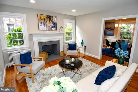 4419 Davenport St NW, Washington, DC 20016