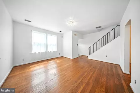Living - 1006 4th St NE, Washington, DC 20002 photo 2 of 5