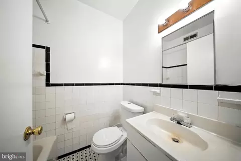 Bath - 1006 4th St NE, Washington, DC 20002 photo 1 of 2