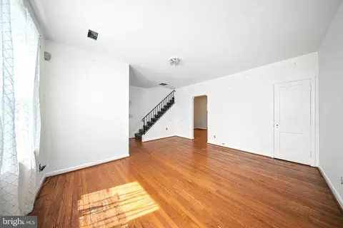Living - 1006 4th St NE, Washington, DC 20002 photo 3 of 5