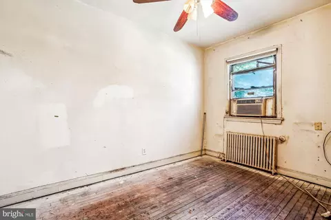 Bedroom - 428 20th St NE, Washington, DC 20002 photo 2 of 3