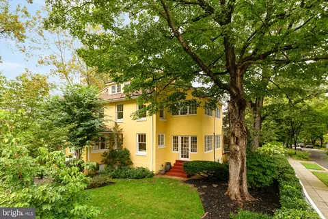 5201 38th St NW, Washington, DC 20015