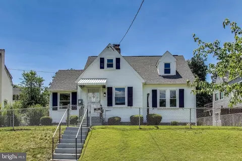 1135 46th St SE, Washington, DC 20019