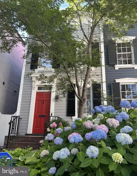 3261 O St NW, Washington, DC 20007