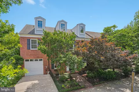 657 E Street St SE, Washington, DC 20003