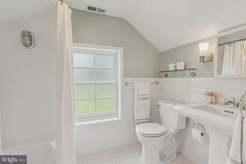 Bath - 657 E Street St SE, Washington, DC 20003 photo 6 of 7