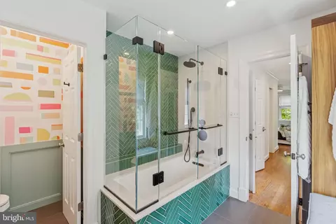 Bath - 657 E Street St SE, Washington, DC 20003 photo 3 of 7