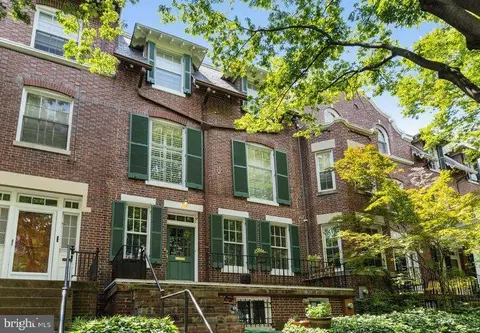 2632 Woodley Pl NW, Washington, DC 20008