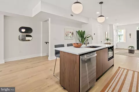1008 4th St NE #1, Washington, DC 20002 photo 8