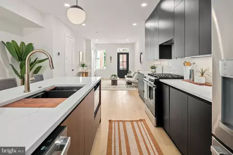 1008 4th St NE #1, Washington, DC 20002 photo 6
