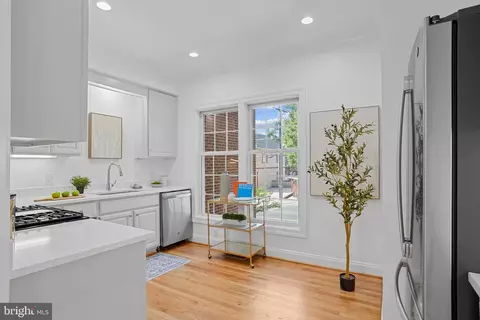4425 Macarthur Blvd NW, Washington, DC 20007 photo 4