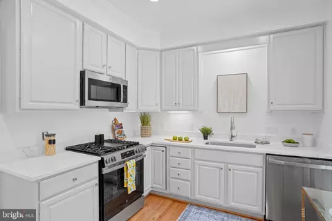 4425 Macarthur Blvd NW, Washington, DC 20007 photo 6